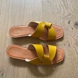 ✨ Messeca New York Tyla Mustard Yellow Leather Size 8.5
